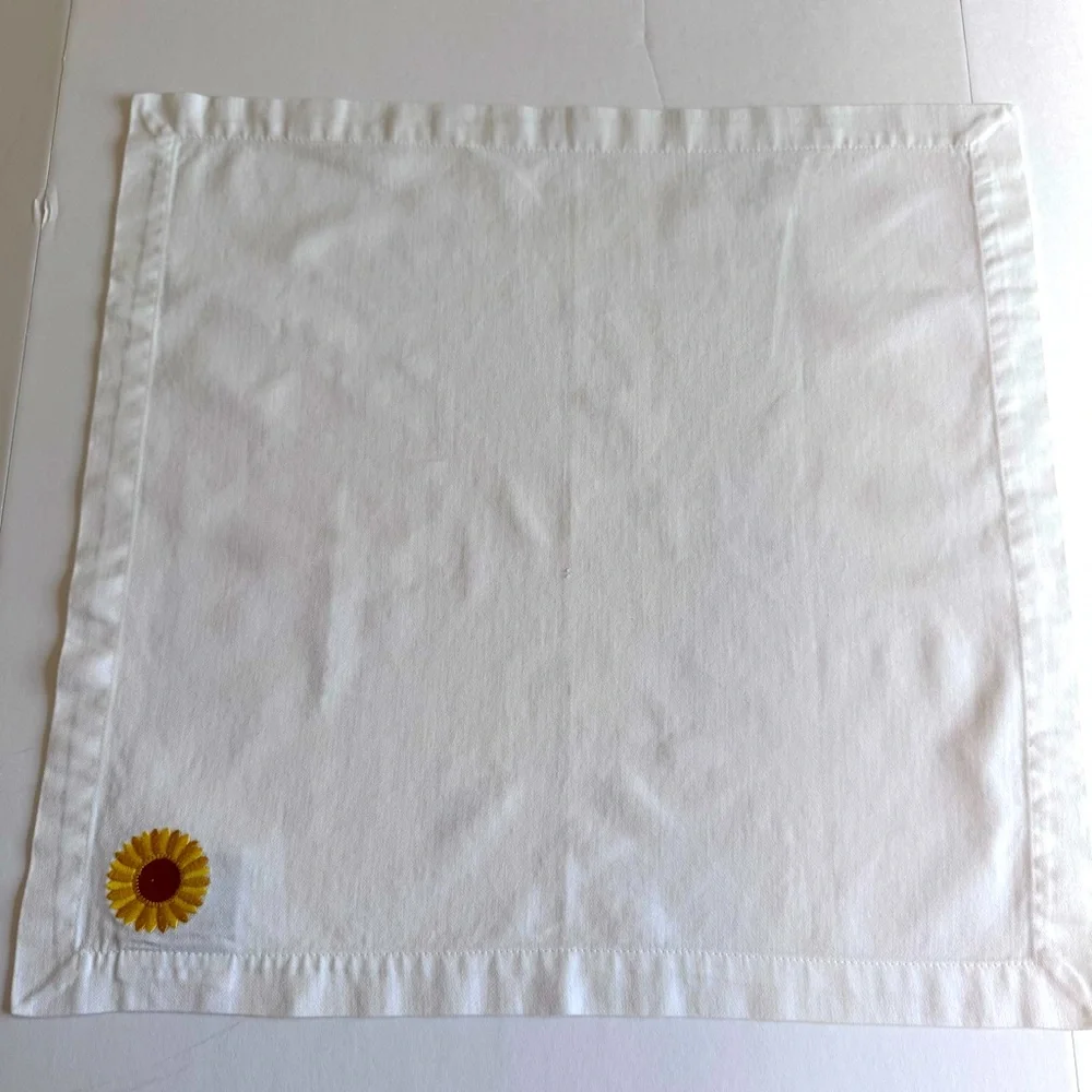 Williams Sonoma Vintage Sunflower Embroidered Cotton Napkins Set 2